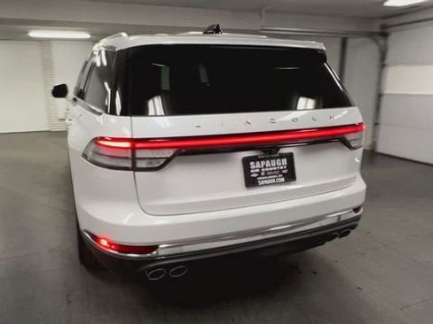 Used 2025 Lincoln Aviator Premiere image 7