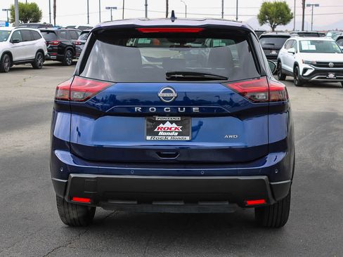 Used 2025 Nissan Rogue SV AWD/4WD image 7