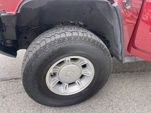 Used 2003 HUMMER H2 w/ Preferred Equipment Group image 32