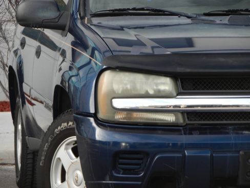 Used 2002 Chevrolet TrailBlazer LS w/ Preferred Equipment Group image 3