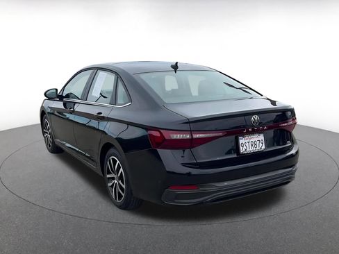 Used 2025 Volkswagen Jetta SE image 11