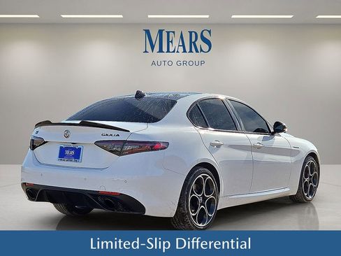 Used 2024 Alfa Romeo Giulia Veloce image 6