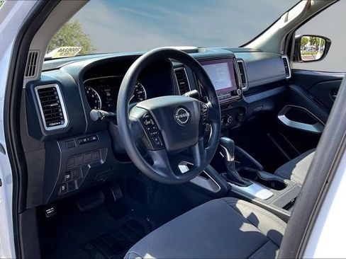 Certified 2023 Nissan Frontier SV w/ Tow Package RWD image 17