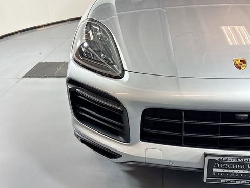 Used 2022 Porsche Cayenne E-Hybrid image 27