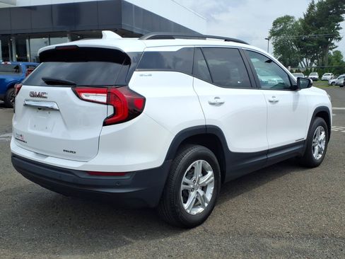 Used 2023 GMC Terrain SLE w/ Driver Convenience Package AWD/4WD image 3