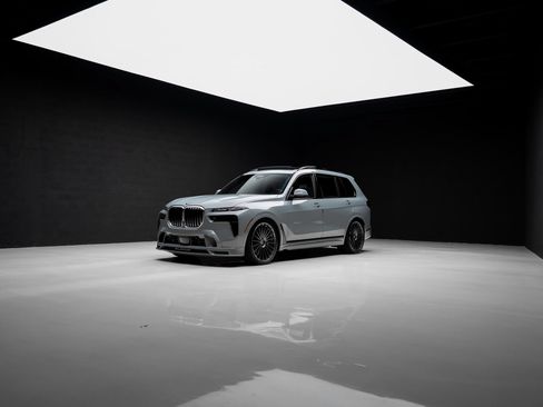 Used 2024 BMW ALPINA XB7 AWD/4WD image 91