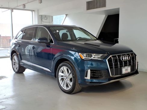 Used 2022 Audi Q7 3.0T Premium Plus w/ Premium Plus Package AWD/4WD image 3