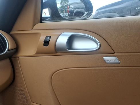 Used 2005 Porsche Boxster image 22