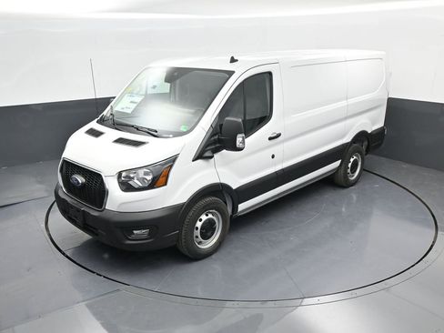 New 2025 Ford Transit 150 Low Roof RWD image 32