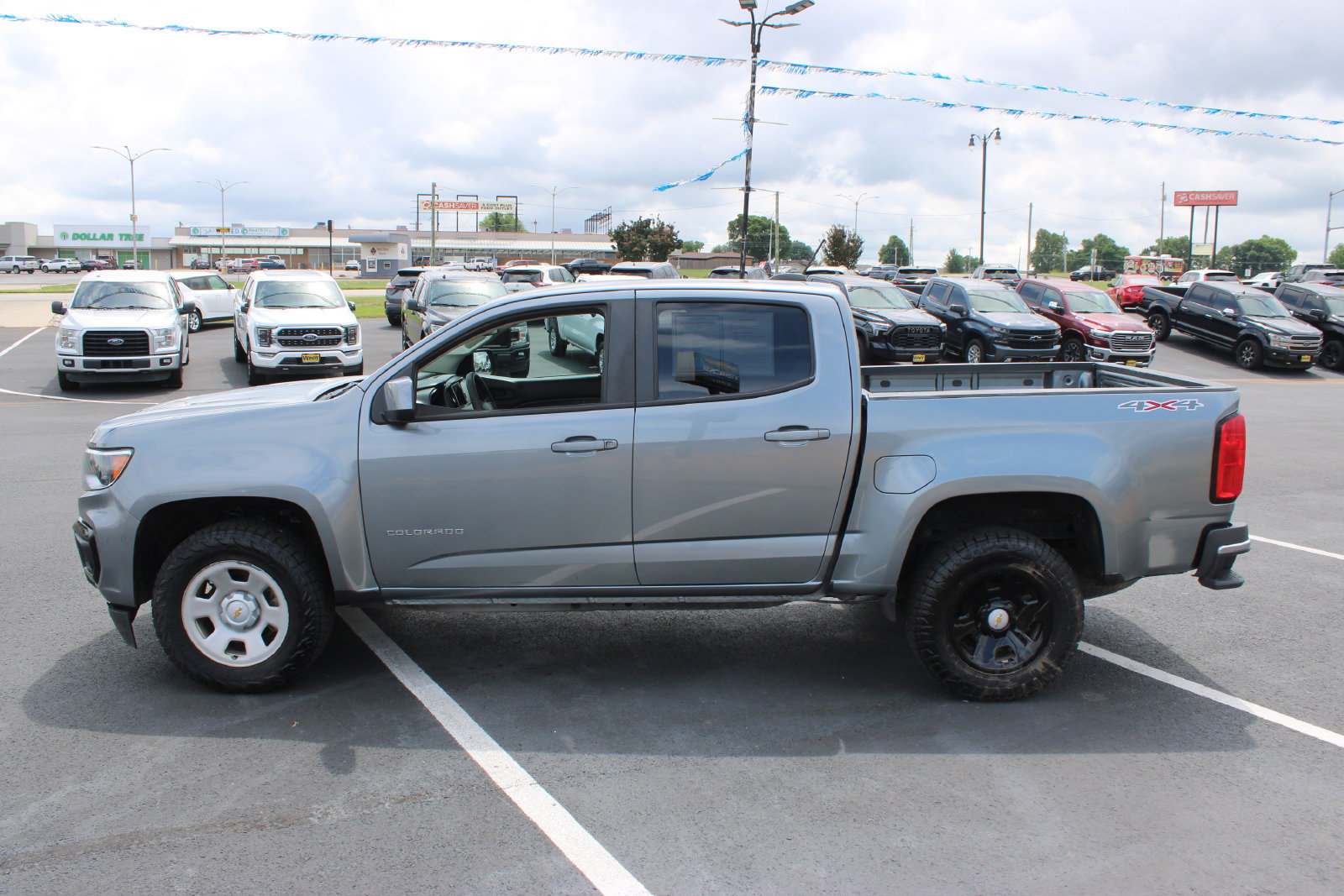 Used 2022 Chevrolet Colorado W/T AWD/4WD image 5