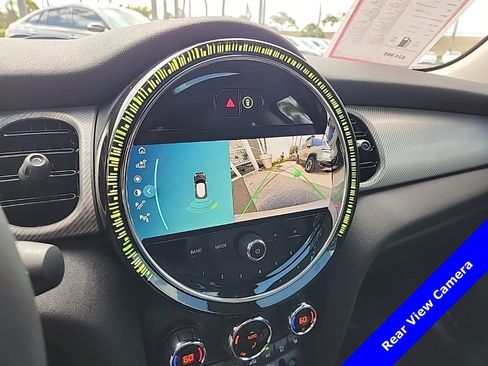 Used 2024 MINI Cooper 2-Door Hardtop image 4