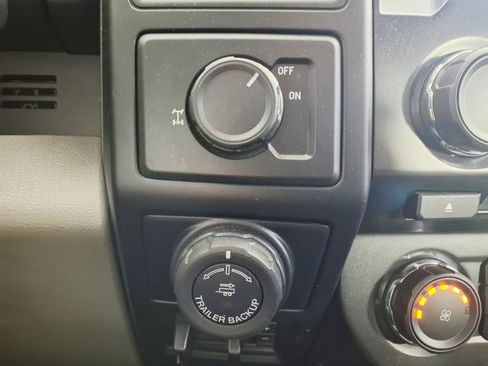 Used 2017 Ford F150 XL w/ Equipment Group 101A Mid RWD image 22