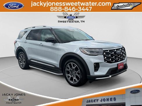 Certified 2025 Ford Explorer Platinum w/ Ultimate Package AWD/4WD image 7