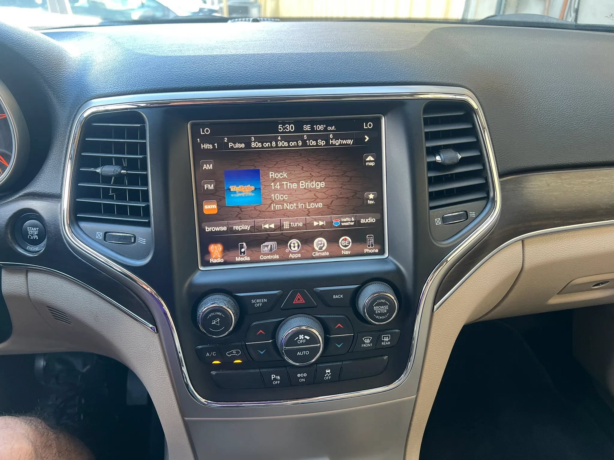 Used 2015 Jeep Grand Cherokee Limited w/ Trailer Tow Group IV RWD image 9