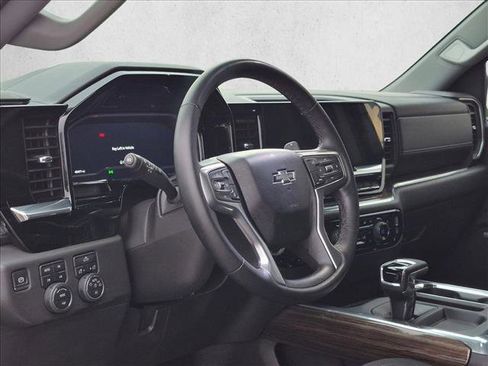 Used 2024 Chevrolet Silverado 1500 LT Trail Boss w/ Convenience Package II AWD/4WD image 10