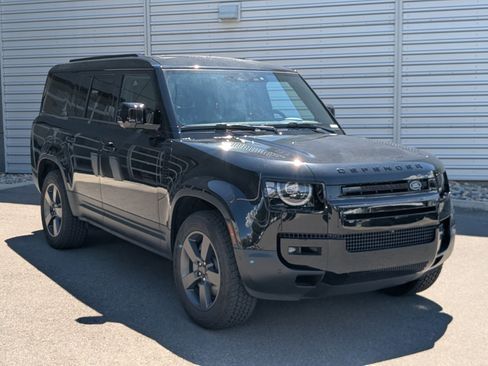 Used 2026 Land Rover Defender 130 S AWD/4WD image 3