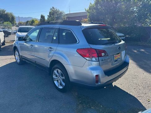 Used 2014 Subaru Outback 2.5i Limited w/ Moonroof Package image 5