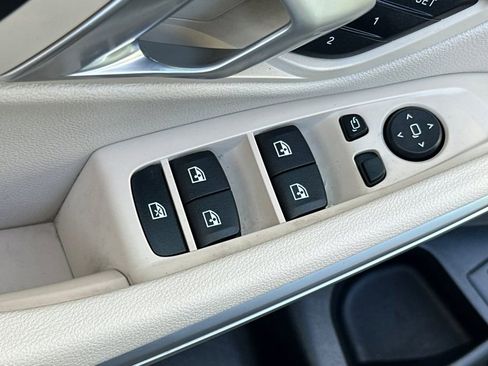 Used 2025 BMW M340i xDrive w/ Premium Package image 11