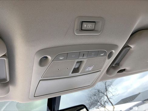 Used 2018 Nissan Pathfinder Platinum image 29