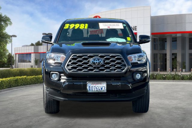 Used 2023 Toyota Tacoma TRD Sport w/ TRD Premium Sport Package AWD/4WD image 11
