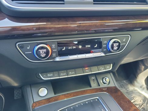 Used 2020 Audi Q5 Premium Plus w/ Premium Plus Package image 25