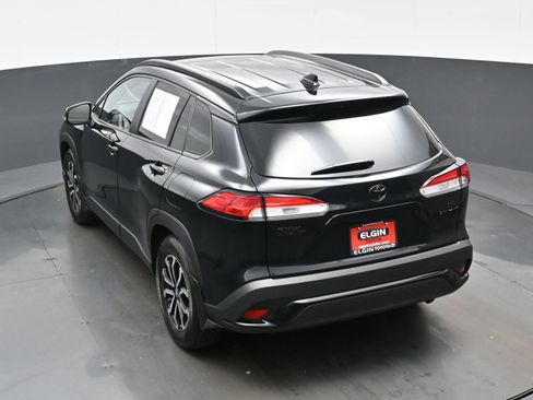 Used 2025 Toyota Corolla Cross AWD Hybrid w/ Moonroof Package image 39