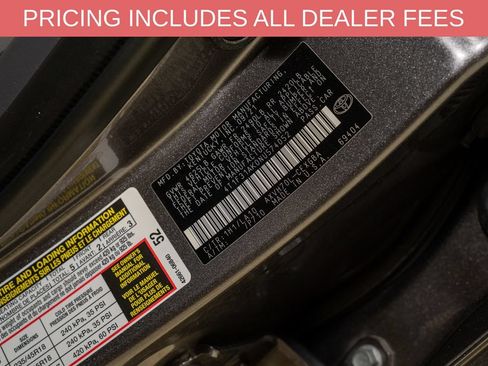Used 2022 Toyota Camry XLE w/ Navigation Upgrade Package FWD image 20