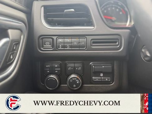 Used 2021 Chevrolet Tahoe Z71 w/ Z71 Signature Package AWD/4WD image 21