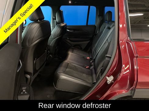 Used 2025 Jeep Grand Cherokee Altitude AWD/4WD image 11