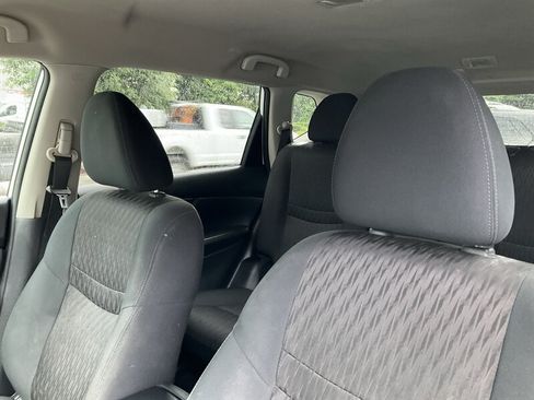 Used 2018 Nissan Rogue SV AWD/4WD image 22