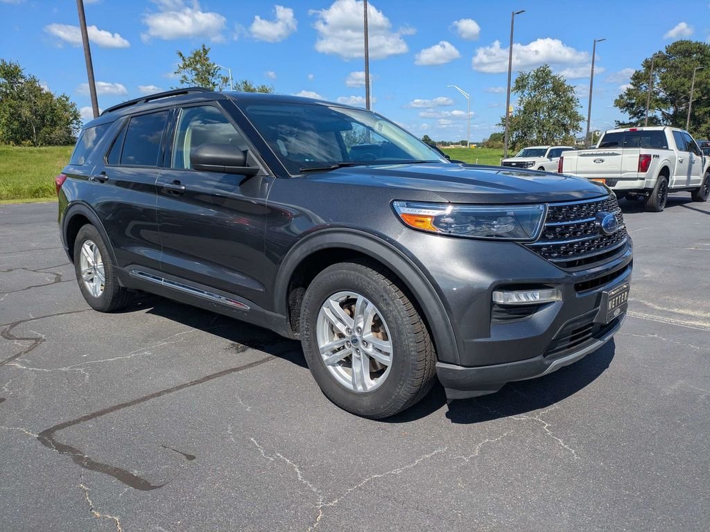 Used 2020 Ford Explorer XLT w/ Equipment Group 202A RWD image 2