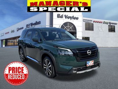 Used 2023 Nissan Pathfinder Platinum
