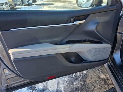 Used 2021 Toyota Camry LE FWD image 10