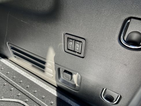 Used 2022 Chevrolet Traverse High Country w/ LPO, Floor Liner Package image 23