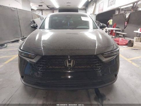 Used 2025 Honda Accord Sport image 18