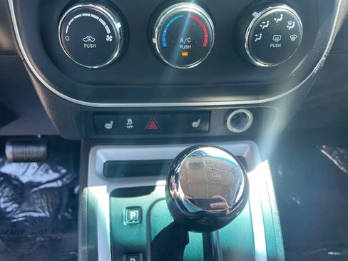 Used 2016 Jeep Compass Latitude AWD/4WD image 29