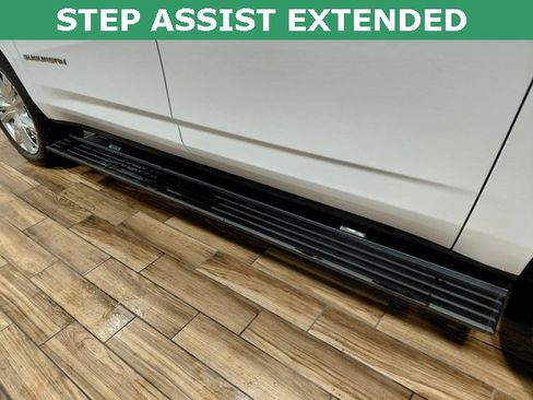 Certified 2023 Chevrolet Suburban High Country w/ Premium Package 2 image 20