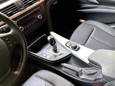 Used 2015 BMW 320i Sedan RWD image 16
