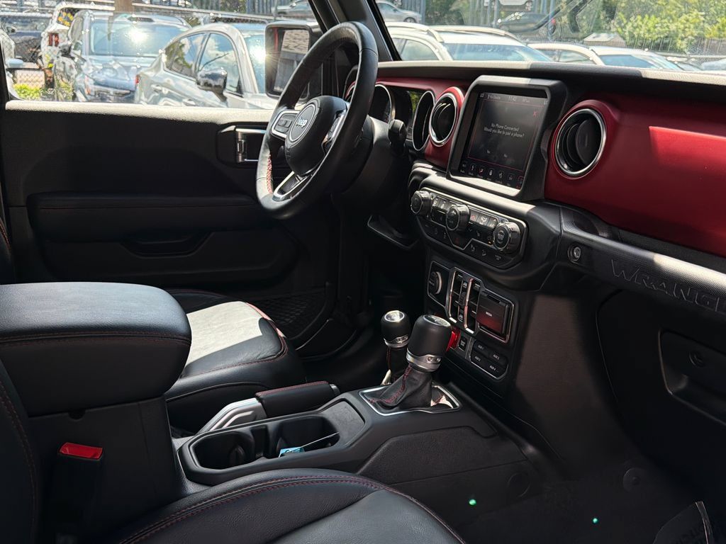 Used 2019 Jeep Wrangler Unlimited Rubicon AWD/4WD image 13