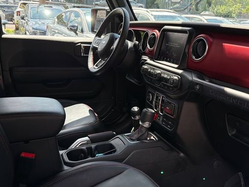 Used 2019 Jeep Wrangler Unlimited Rubicon AWD/4WD image 13