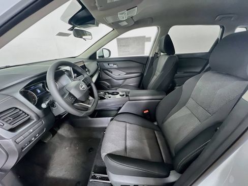 New 2026 Nissan Rogue SV w/ Cold Weather Package AWD/4WD image 18