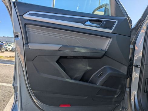 Used 2022 Volkswagen Atlas SE w/ Panoramic Sunroof Package image 15