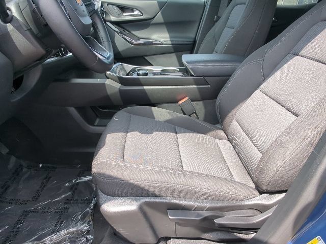 Used 2026 Chevrolet Equinox LT AWD/4WD image 10