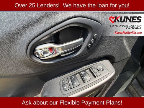 Used 2019 Jeep Cherokee Limited w/ Luxury Group AWD/4WD image 11