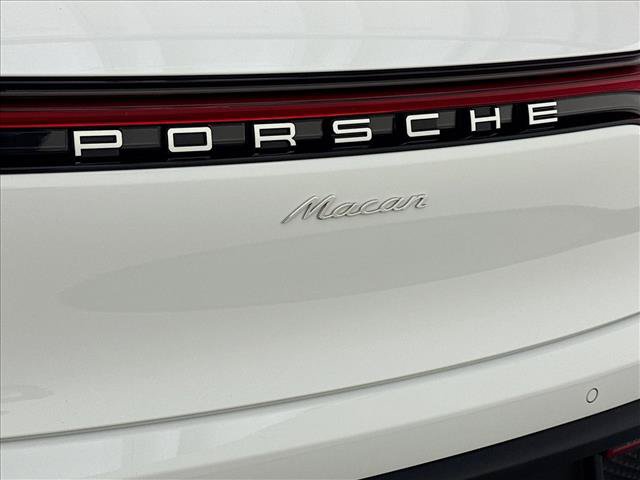 Certified 2026 Porsche Macan AWD/4WD image 26