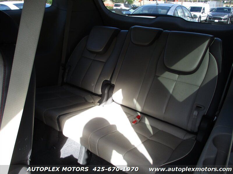 Used 2016 Kia Sedona LX w/ LX Essentials Premium Package FWD image 12