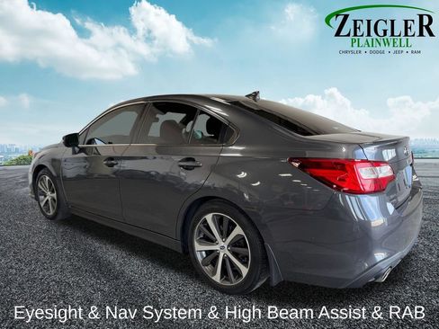 Used 2018 Subaru Legacy 3.6R Limited AWD/4WD image 3