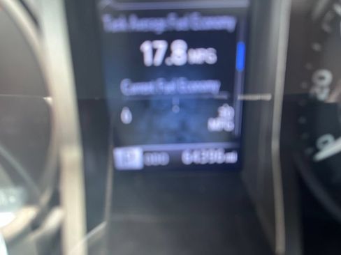 Used 2019 Toyota Tacoma TRD Off-Road AWD/4WD image 5