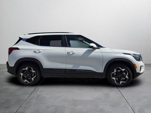 Used 2025 Kia Seltos EX AWD/4WD image 5