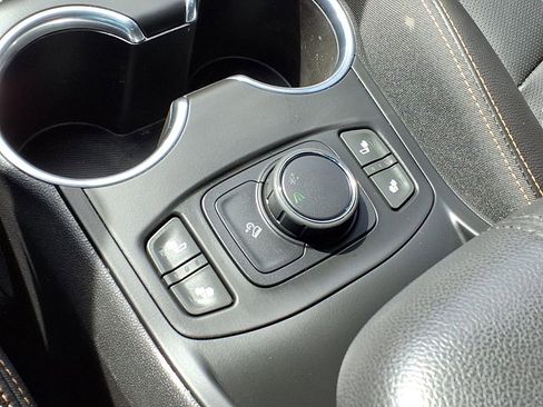 Used 2019 GMC Terrain SLT w/ Preferred Package image 13